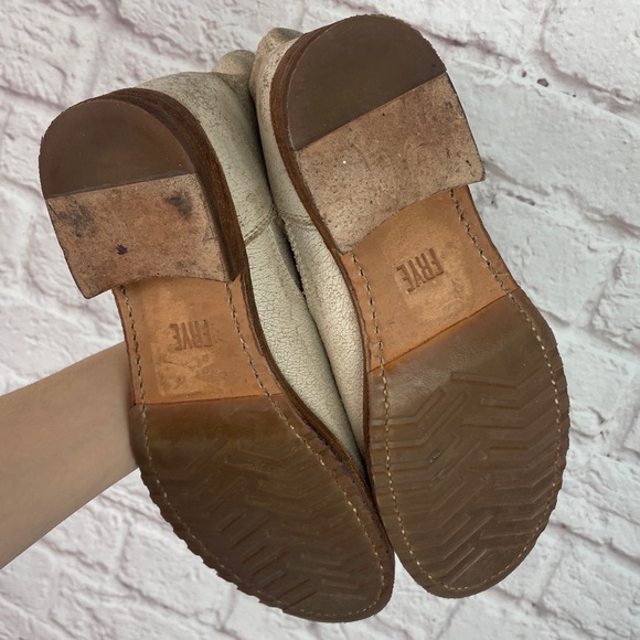 Frye Crackle White Leather Veronica Short Bootie Size 7.5 - Picture 6 of 9